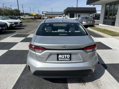 Used 2026 Toyota Corolla LE image 4