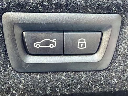 Used 2025 BMW 530i xDrive image 13