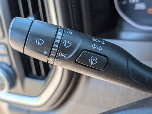 Used 2020 GMC Sierra 1500 SLT image 24