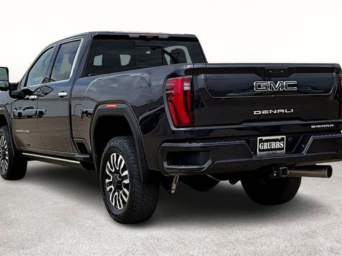 Used 2025 GMC Sierra 2500 Denali Ultimate image 15