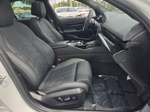 Certified 2024 BMW 530i w/ Convenience Package RWD image 17