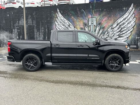 Used 2024 Chevrolet Silverado 1500 High Country w/ Midnight Edition image 2