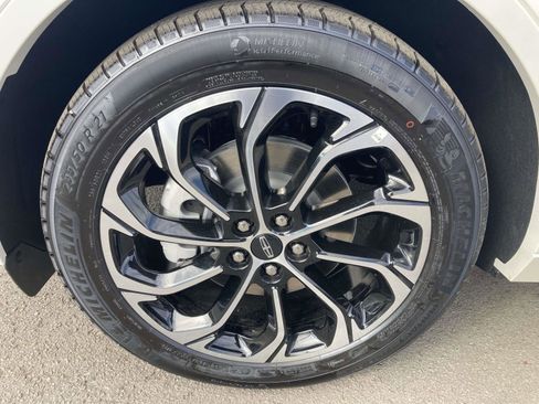 New 2026 Lincoln Nautilus Reserve image 14