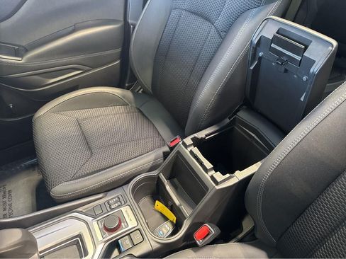 Used 2023 Subaru Forester Premium AWD/4WD image 28