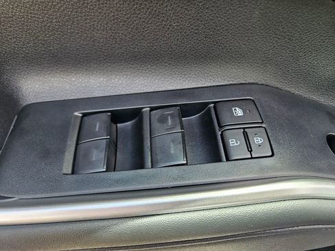 Certified 2024 Toyota Highlander XLE image 17