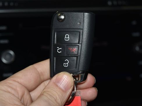 Used 2024 Volkswagen Tiguan S image 17