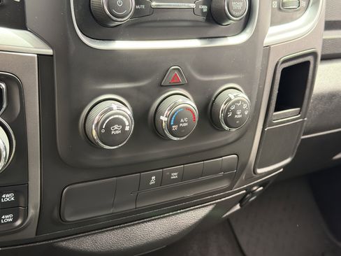 Used 2022 RAM 1500 Classic SLT AWD/4WD image 23