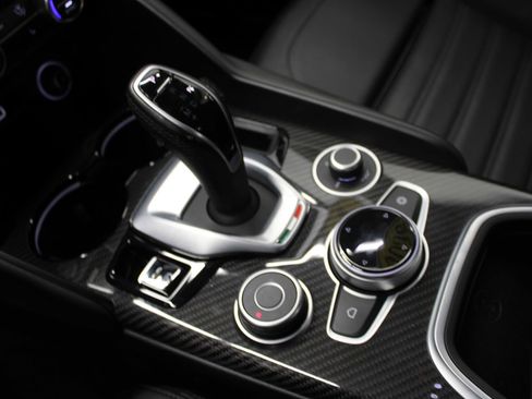 Used 2022 Alfa Romeo Giulia Quadrifoglio image 33
