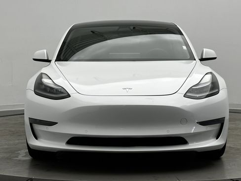 Used 2021 Tesla Model 3 Standard Range Plus image 2