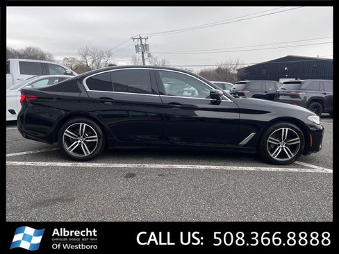 Used 2021 BMW 530i xDrive w/ Premium Package image 6