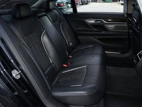 Used 2021 BMW 740i xDrive w/ Premium Package image 20