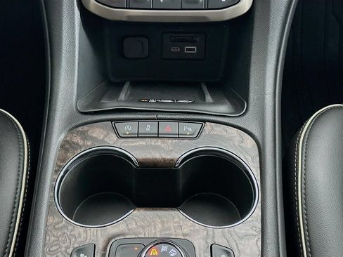Used 2021 GMC Acadia Denali AWD/4WD image 18