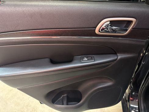 Used 2014 Jeep Grand Cherokee Limited AWD/4WD image 29