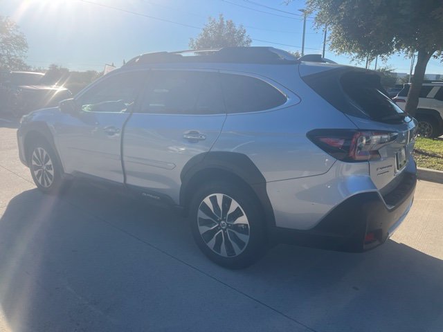 Used 2024 Subaru Outback Touring AWD/4WD image 4