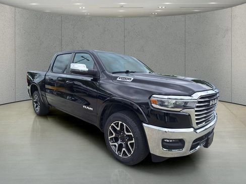 Used 2025 RAM 1500 Laramie AWD/4WD image 7