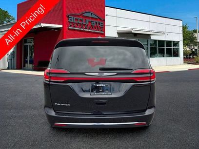 Used 2024 Chrysler Pacifica Touring-L