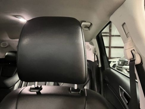 Used 2022 Ford Edge Titanium image 14