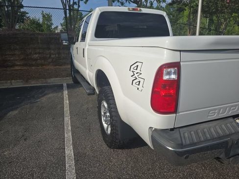 Used 2013 Ford F250 XLT w/ XLT Interior Pkg AWD/4WD image 3