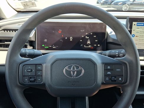 Used 2026 Toyota RAV4 LE AWD/4WD image 19