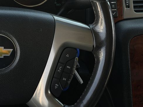 Used 2011 Chevrolet Avalanche LTZ AWD/4WD image 15