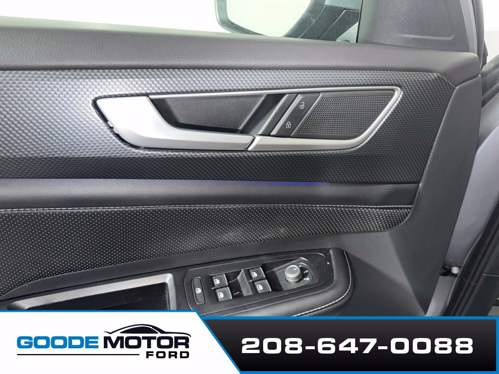 Used 2024 Volkswagen Atlas Cross Sport SEL R-Line AWD/4WD image 9