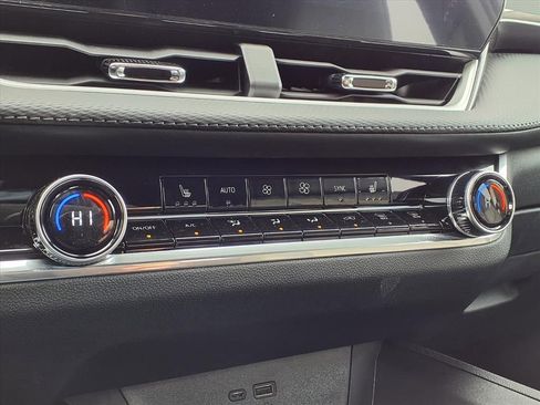 New 2026 Chevrolet Equinox LT w/ Convenience Package II image 21