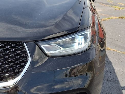 Used 2025 Chrysler Pacifica Select FWD image 10