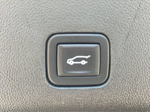 Certified 2023 Cadillac Escalade Sport Platinum AWD/4WD image 10