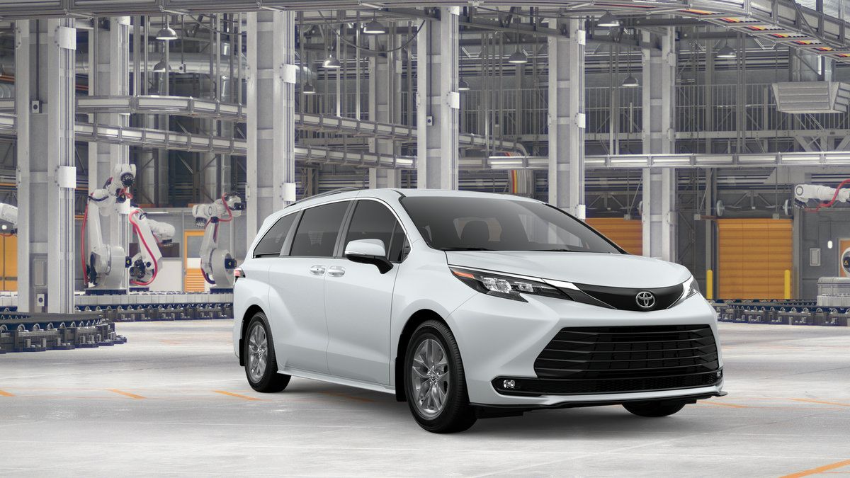 New 2026 Toyota Sienna XLE AWD/4WD image 15