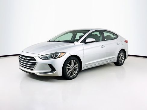 Used 2018 Hyundai Elantra SEL image 3