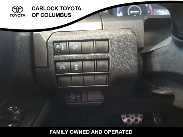 Used 2025 Toyota Tacoma TRD Sport AWD/4WD image 25