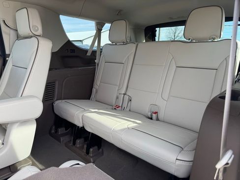 Used 2023 GMC Yukon XL Denali image 33