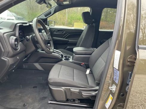 Used 2025 Chevrolet Colorado Trail Boss AWD/4WD image 36