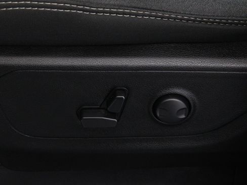 Used 2025 RAM 1500 Big Horn AWD/4WD image 7