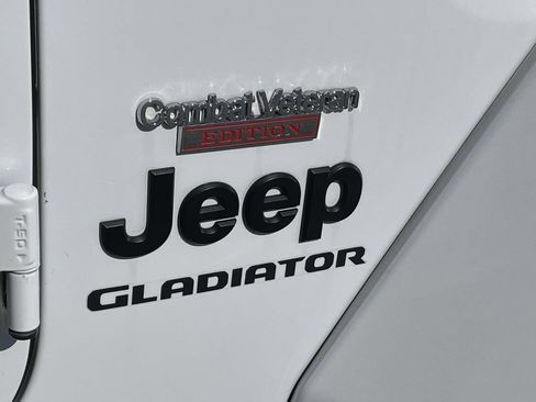 Used 2022 Jeep Gladiator Overland image 8