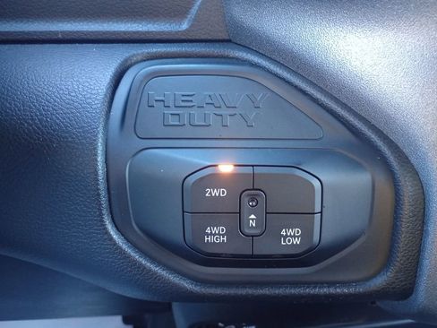 Used 2025 RAM 2500 Tradesman w/ Chrome Appearance Group AWD/4WD image 18