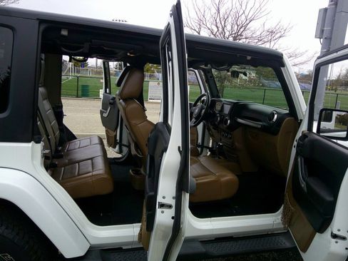 Used 2012 Jeep Wrangler Unlimited Sahara w/ Dual Top Group image 71