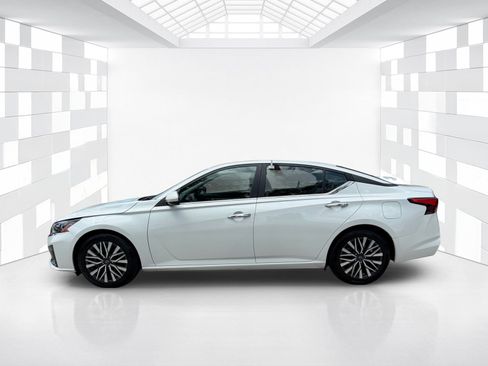 Certified 2023 Nissan Altima 2.5 SV FWD image 4