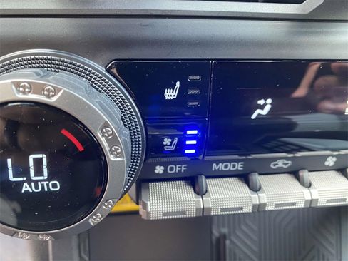 Used 2025 Toyota Tacoma Trailhunter image 27