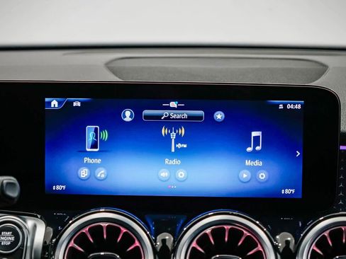 Used 2025 Mercedes-Benz GLB 250 image 13