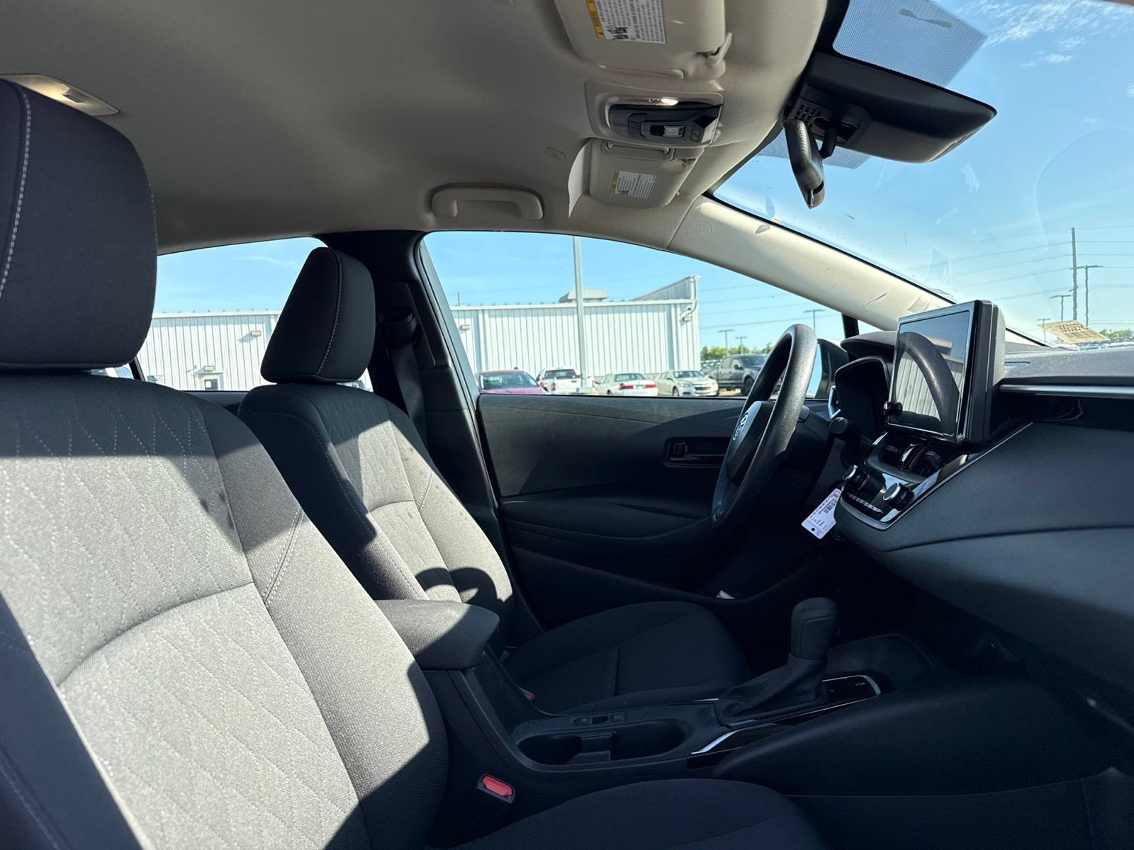 Used 2025 Toyota Corolla LE FWD image 7