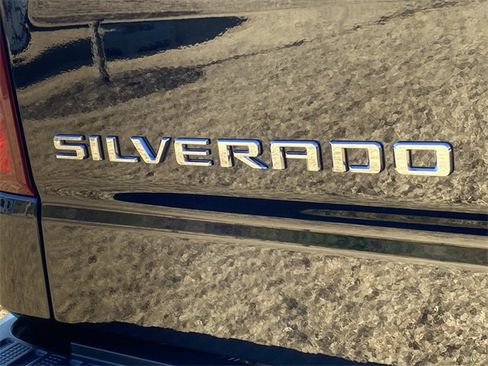 Used 2025 Chevrolet Silverado 1500 ZR2 w/ Technology Package image 5