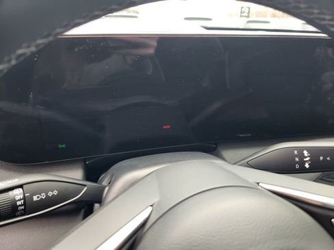 Used 2025 Buick Enclave Preferred FWD image 19