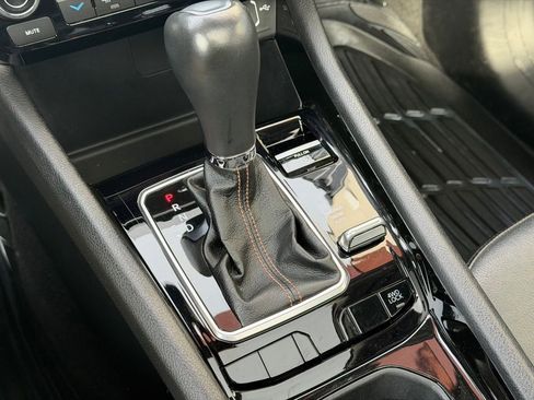 Used 2022 Jeep Compass Limited w/ Sun and Sound Group image 16