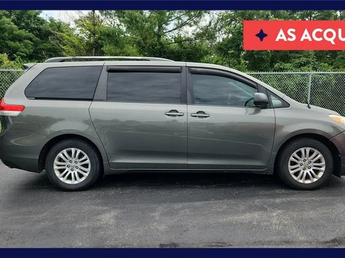 Used 2011 Toyota Sienna XLE FWD image 1