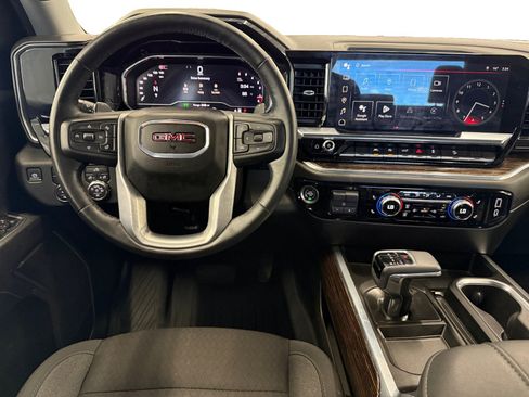 Used 2024 GMC Sierra 1500 Elevation AWD/4WD image 13