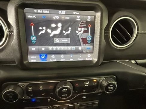 Used 2023 Jeep Wrangler Unlimited Sahara w/ Cold Weather Group AWD/4WD image 20