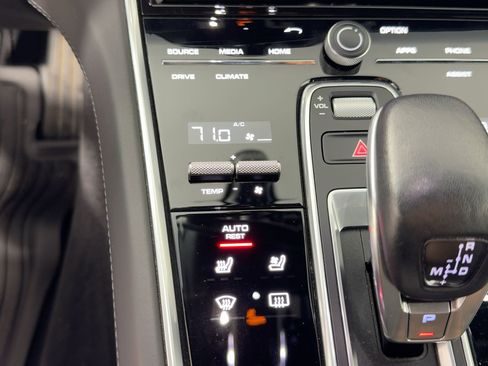 Certified 2017 Porsche Panamera image 19