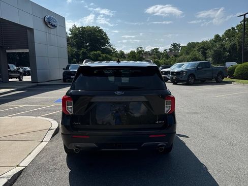 Certified 2023 Ford Explorer XLT w/ Equipment Group 202A AWD/4WD image 4