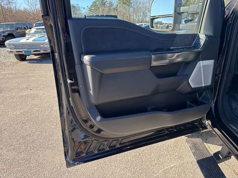 Used 2025 Ford F250 Platinum image 29